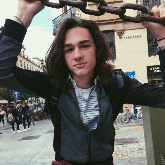 Meet your Posher, Chris - Picture 1 of 1